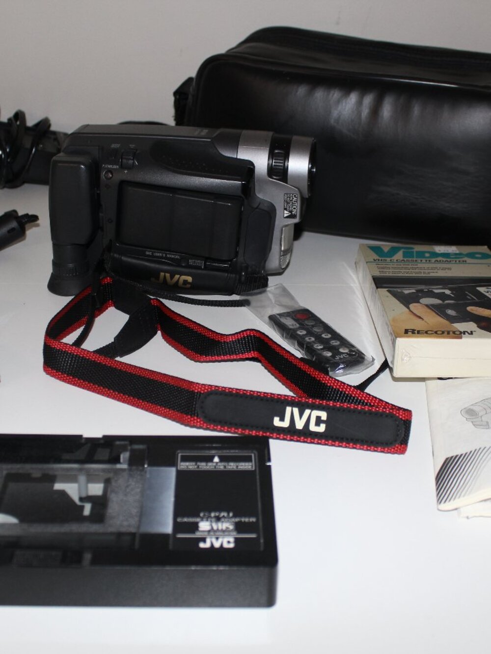 JVC GR-SXM527U SVHS-C Retro Video Camcorder W/ Charger Remote & More *For Parts*